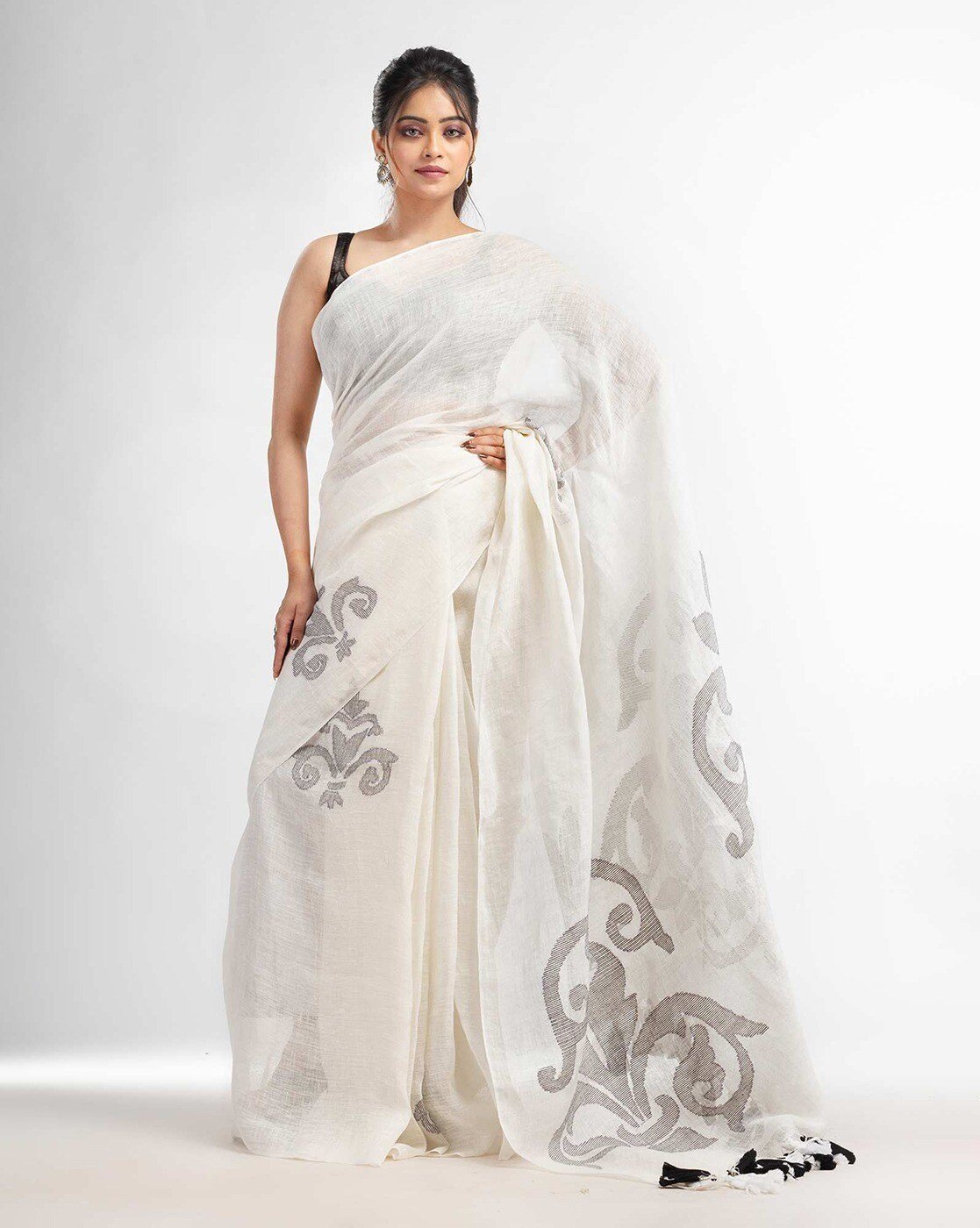 -1117Wx1400H-466402838-white-MODEL3