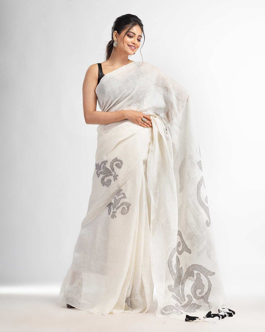 -1117Wx1400H-466402838-white-MODEL4
