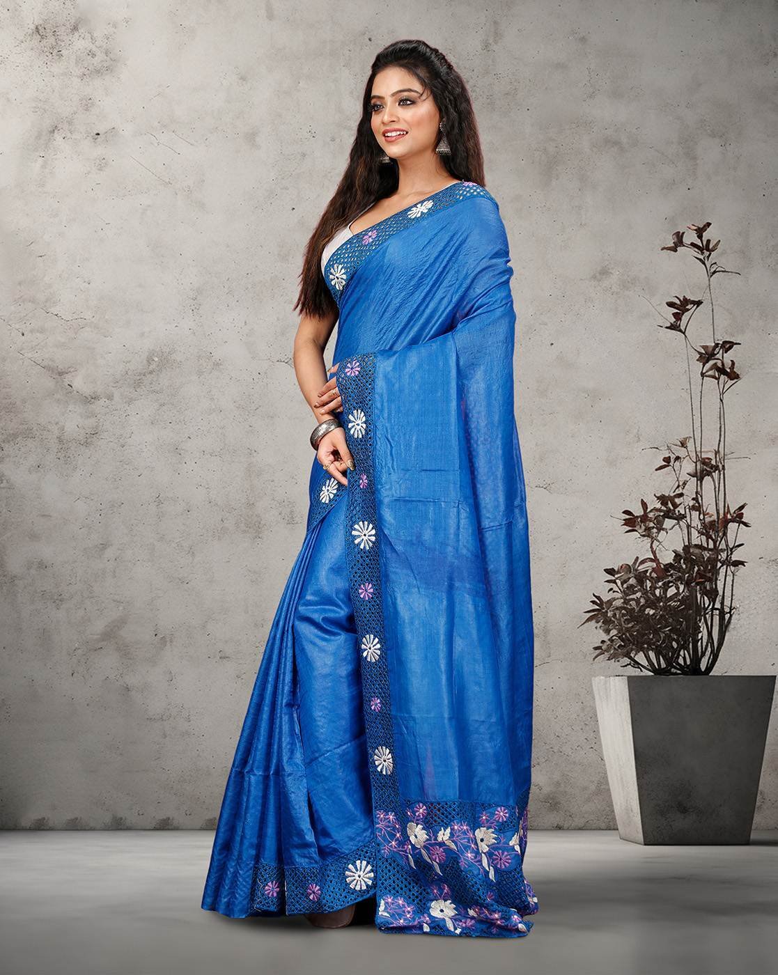-1117Wx1400H-700420992-blue-MODEL2