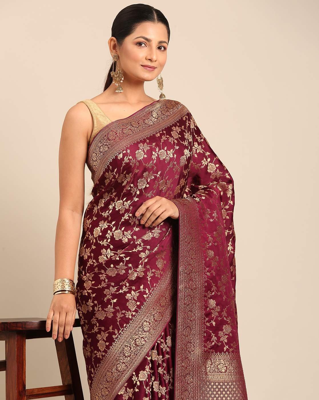 -1117Wx1400H-701264894-wine-MODEL3